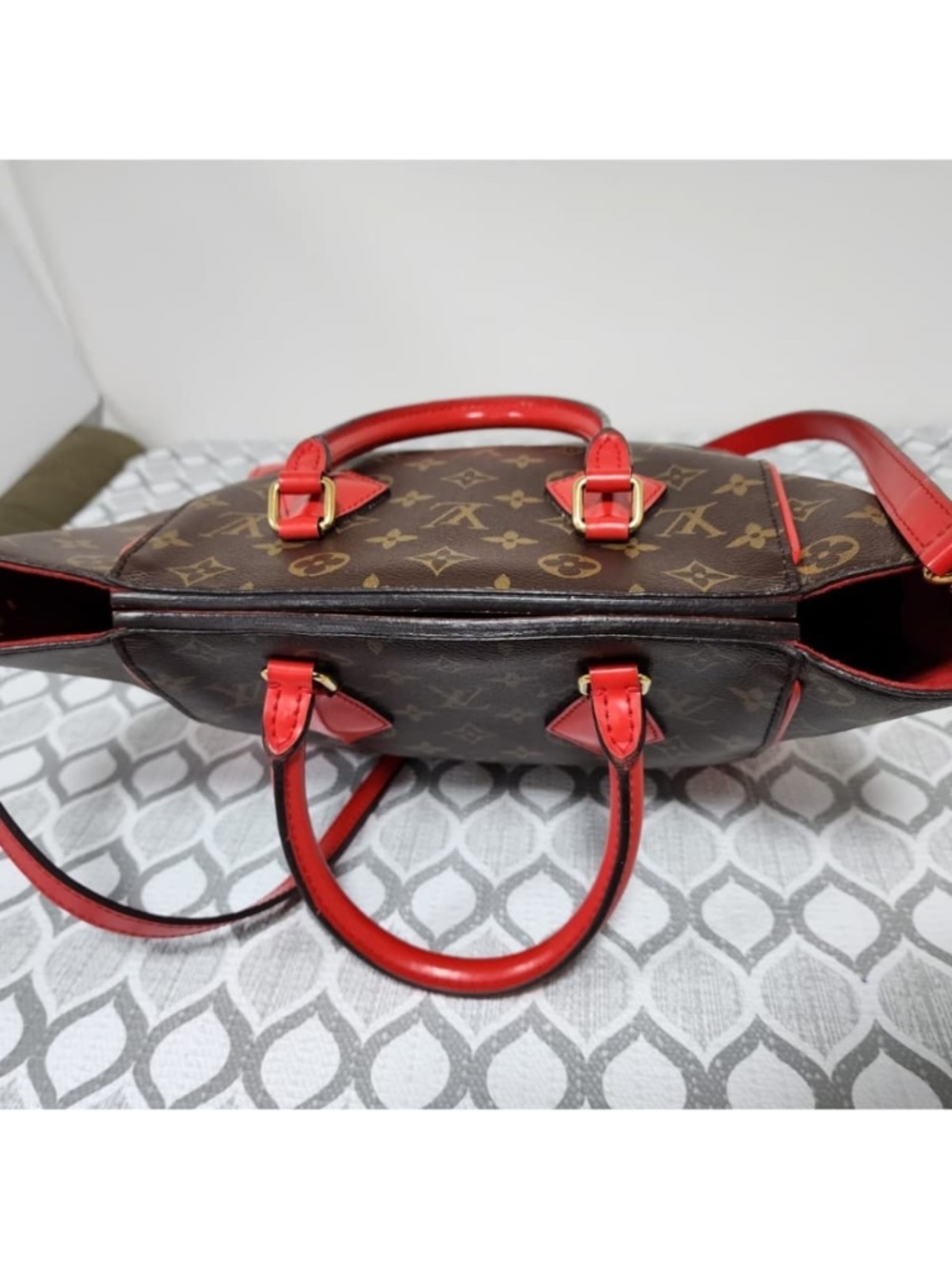 Authentic LOUIS VUITTON Phenix Monogram Canvas Shoulder Bag Brown/Red - Picture 5 of 16